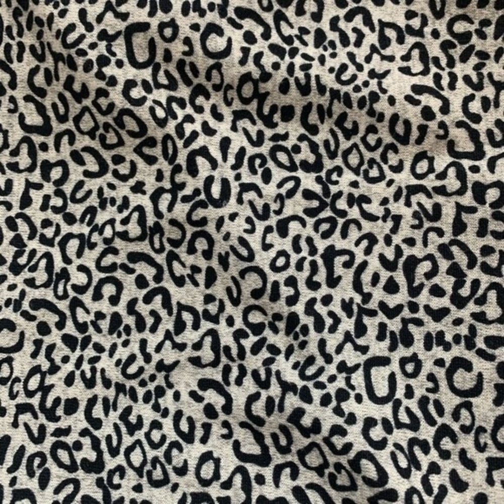 Women’s Neck Warmer Wrap Black Grey Cheetah Print Knit Scarf Eco-Friendly - Picture 6 of 6